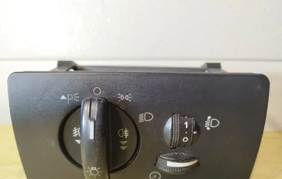 Ford Mondeo Mk III Light switch 1S7T13A024AB