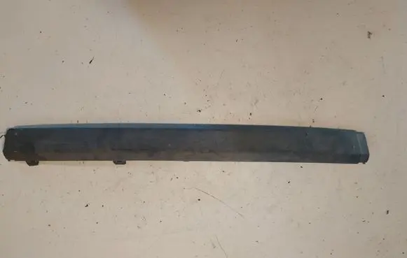 Front bumper splitter molding