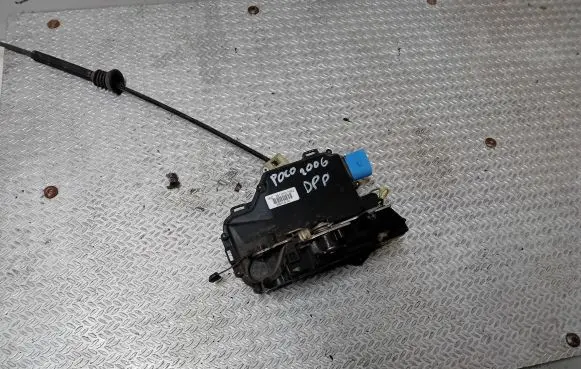 Volkswagen Polo Front door lock 3B1837016BQ 993019101