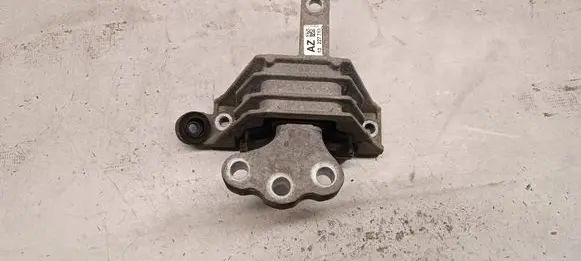 Chevrolet Malibu Engine mount bracket 
