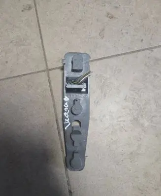 Opel Vectra B Tail light bulb cover holder 37640751