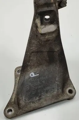 BMW 7 E65 E66 Engine mount bracket 6754616