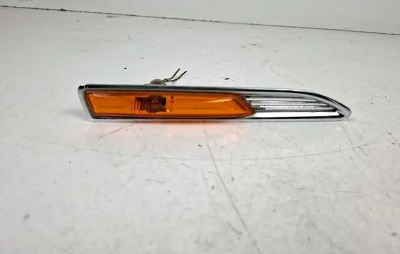 Ford Mondeo MK IV Front fender indicator light 7S7113K354BF