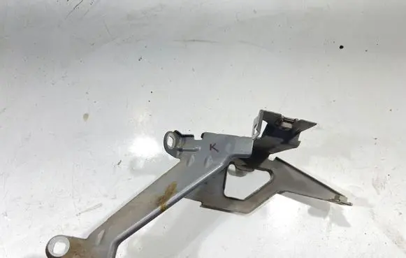 BMW 6 F06 Gran coupe Fender mounting bracket