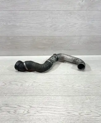 BMW 5 E60 E61 Intercooler hose/pipe 7789052