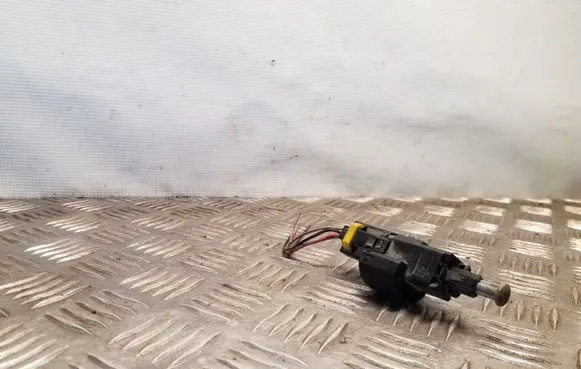 Opel Astra G Brake pedal sensor switch 09175185
