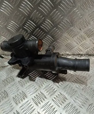 Volvo V50 Thermostat/thermostat housing 9656182980