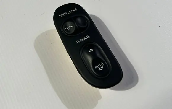 Chevrolet Corvette C5 Electric window control switch 90237257