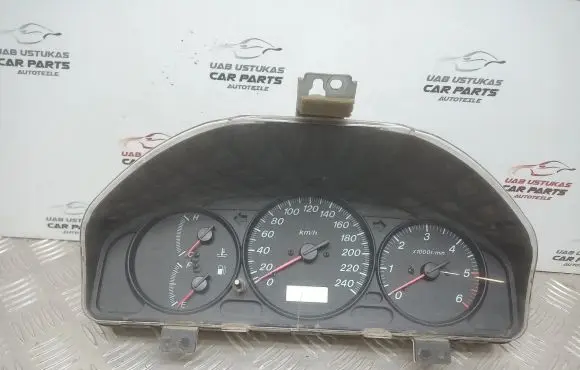 Mazda 626 Speedometer (instrument cluster) GG3CA