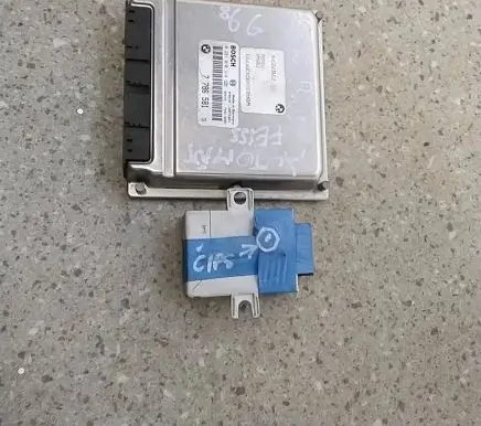 BMW 5 E39 Engine control unit/module 7786581 28RTE684 0281010314