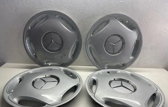 Mercedes-Benz E W210 R15 wheel hub/cap/trim A2104010124 3295
