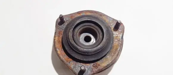 Hyundai Accent Coil spring mount 