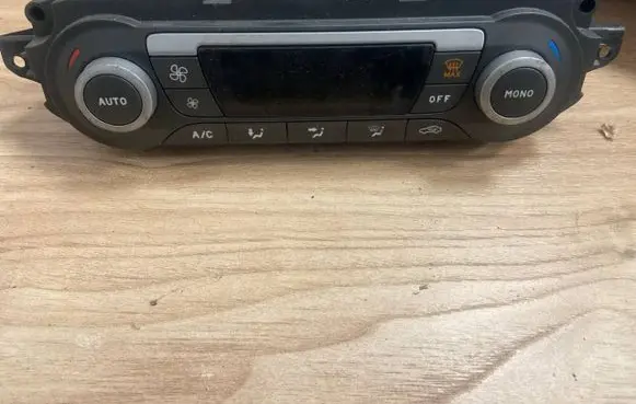 Ford Focus C-MAX Climate control unit 7M5T18C612AE W3KA34353
