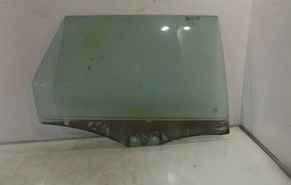 Audi A6 S6 C6 4F Rear vent window glass 