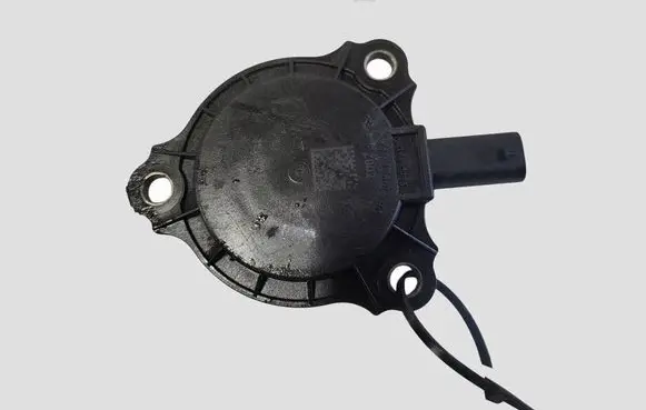 Mercedes-Benz E W212 Camshaft vanos timing valve A2761560490