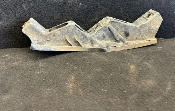 Volkswagen PASSAT B6 Front bumper mounting bracket 3c0807890