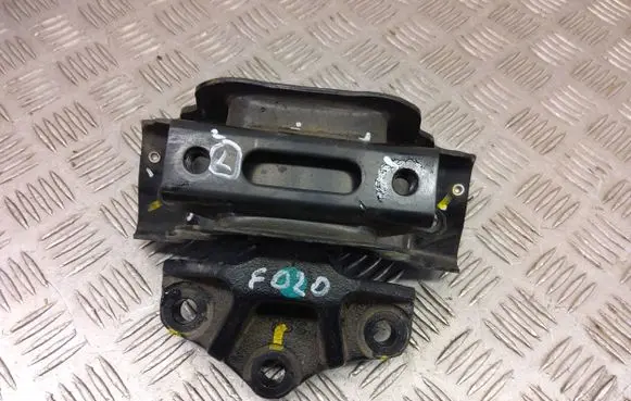 Suzuki SX4 S-Cross Gearbox mount 170423A