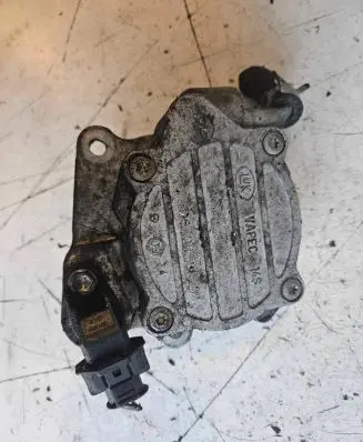 Toyota Corolla E120 E130 Vacuum pump ST553MI 26010651