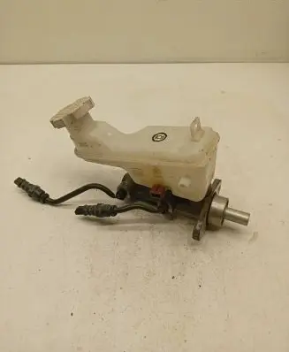 Hyundai i20 (PB PBT) Master brake cylinder