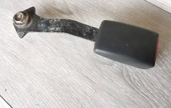 Subaru Legacy Front seatbelt buckle 98080153