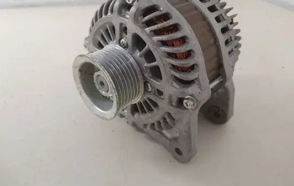 Nissan Juke I F15 Generator/alternator 231001KA1M