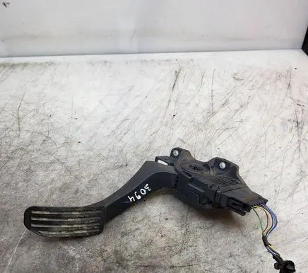Volvo V60 Accelerator throttle pedal 31329060 C95YE01 6PV01083403