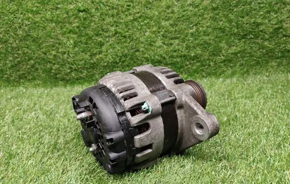 Opel Insignia A Generator/alternator 13502583