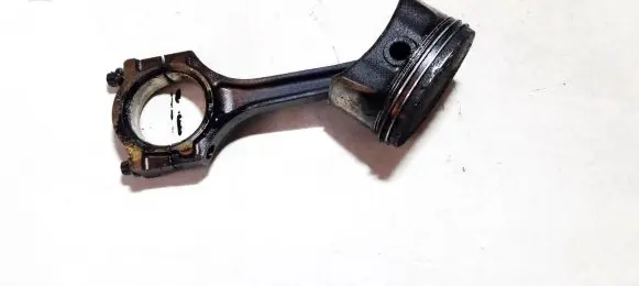 Ford Focus Piston with connecting rod