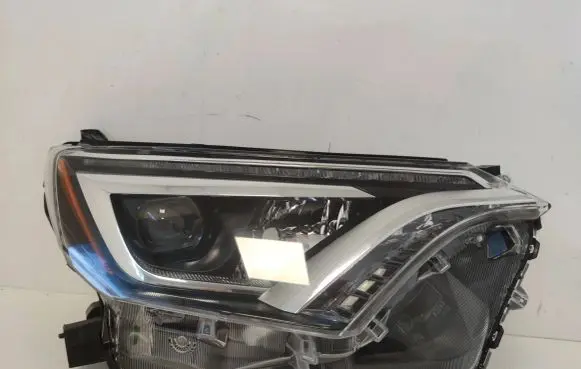 Toyota RAV 4 (XA40) Headlight/headlamp W3049