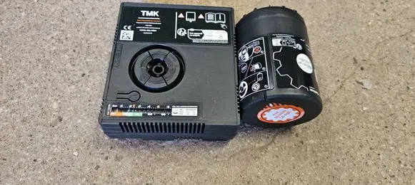 BMW iX Tire air pump compressor 6898012 5A9BCA3 AIRCOMPRESSOR