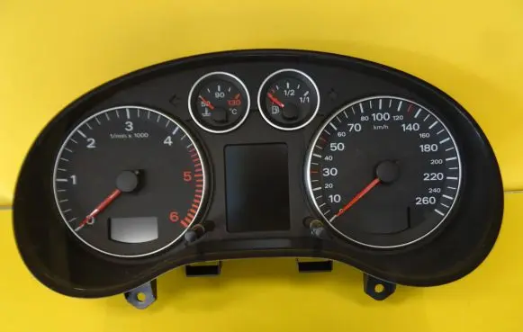 Audi A3 S3 8P Speedometer (instrument cluster) 8P0920931