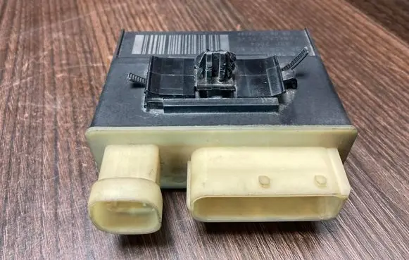 Peugeot Partner Glow plug pre-heat relay 9652021180