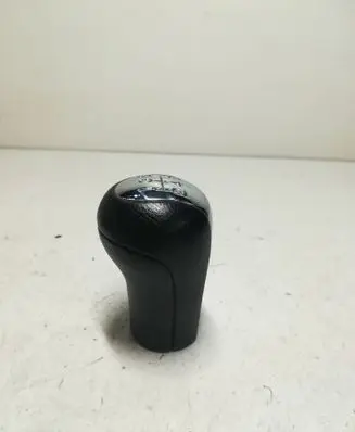 Toyota Avensis T250 Gear lever shifter trim leather/knob