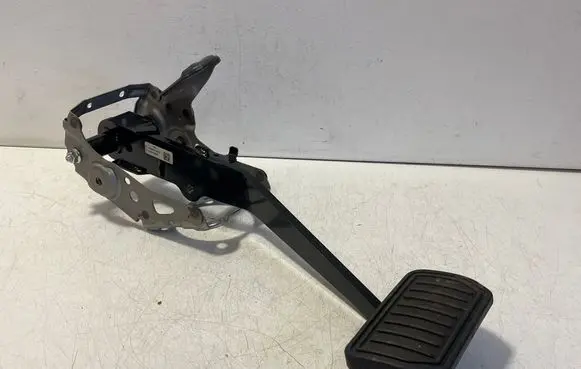 Tesla Model S Brake pedal 105065900E