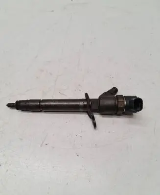 Volvo XC70 Fuel injector 30772526
