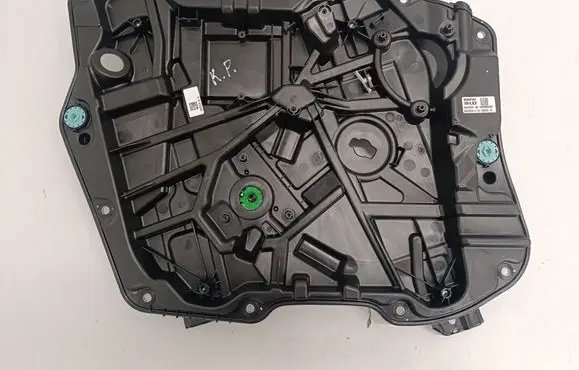 Front window lifting mechanism without motor