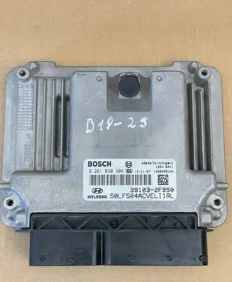 Hyundai ix35 Engine control unit/module 0281030304 391032F950 50LF504ACVELI1RL