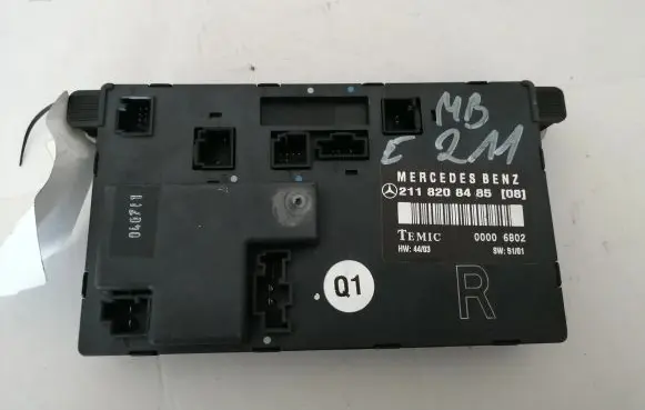 Mercedes-Benz E W211 Door control unit/module 2118208485