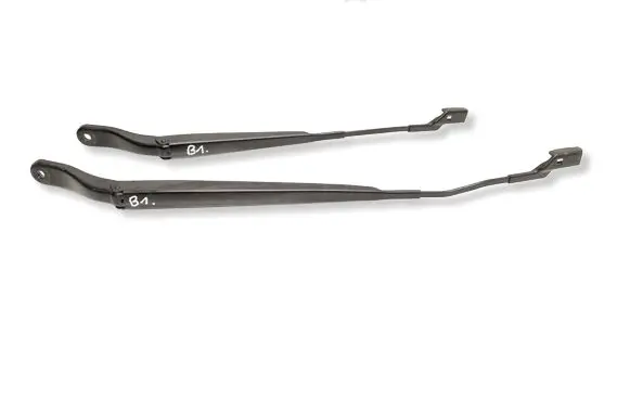 Peugeot 2008 II Windshield/front glass wiper blade 9822931980 9822931780