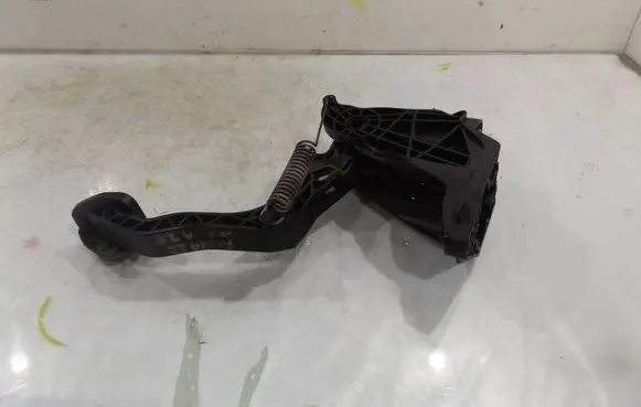 Skoda Fabia Mk2 (5J) Clutch pedal 6R1721059S