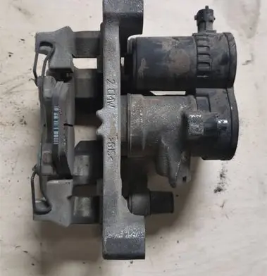 Subaru Outback (BS) Rear brake caliper 26620AL030