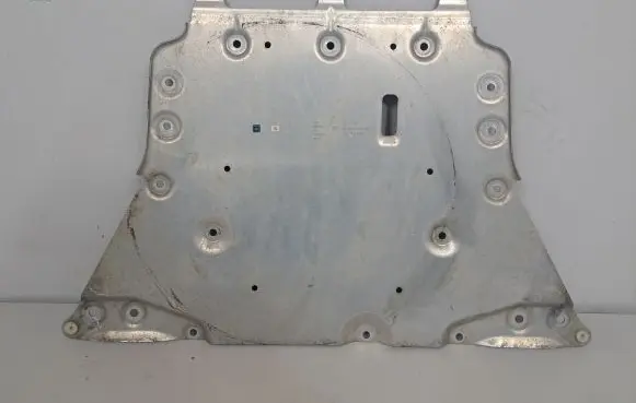 BMW iX Engine splash shield/under tray 6894792