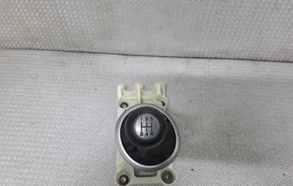 Suzuki Swift I Gear shifter/selector