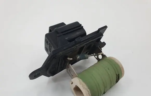 Chrysler Town u0026 Country V Heater blower motor/fan resistor N1742001