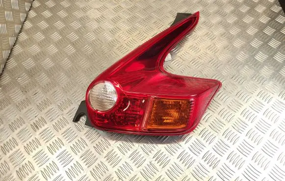 Nissan Juke I F15 Rear/tail lights 010200