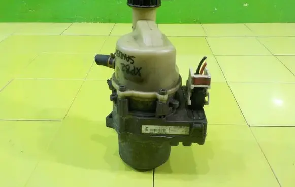 Dacia Sandero II Power steering pump V29009849L