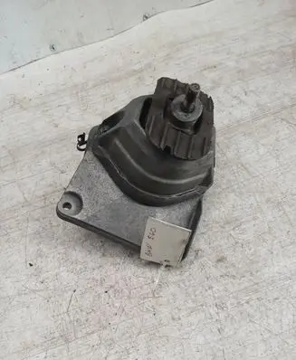 BMW 5 E60 E61 Engine mount bracket
