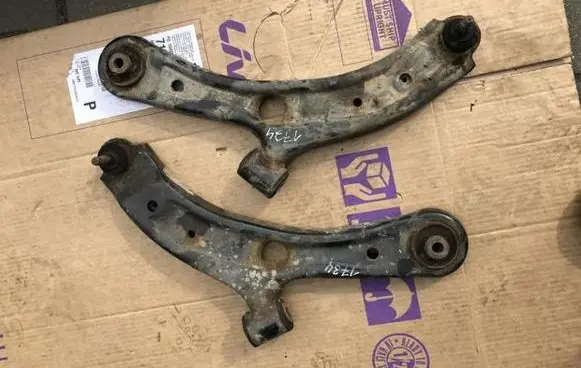 Suzuki Swift II Front control arm