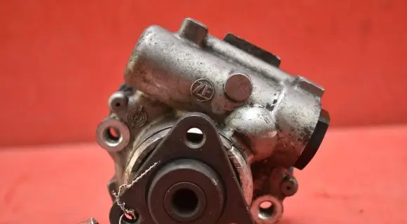 BMW X5 E53 Power steering pump