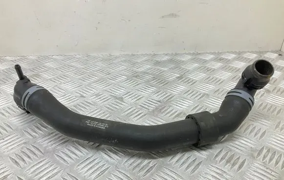 Engine coolant pipe/hose